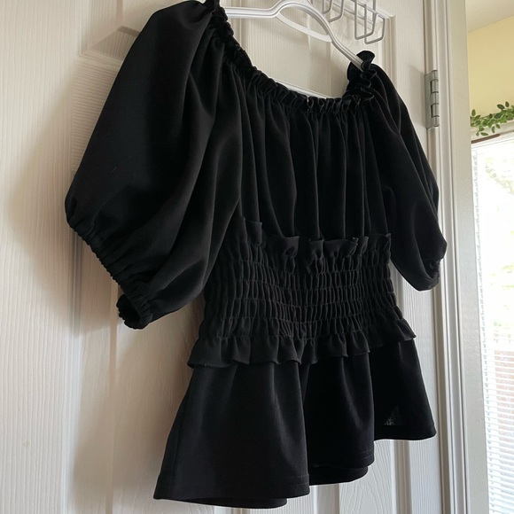 Cute medium top bought it in Japan. Medium size - Picture 2 of 4